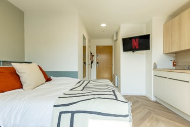 Bronze Studio at The Brook, Lower Bristol Road, Oldfield Park, Bath, BA23AU - Image 3